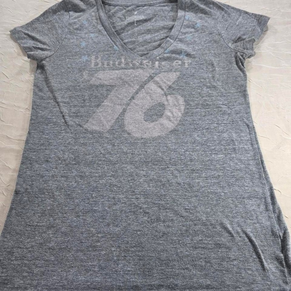 Lancaster Budweiser 76 Graphic Tee Gray V-Neck Short Sleeve Shirt Womens Large